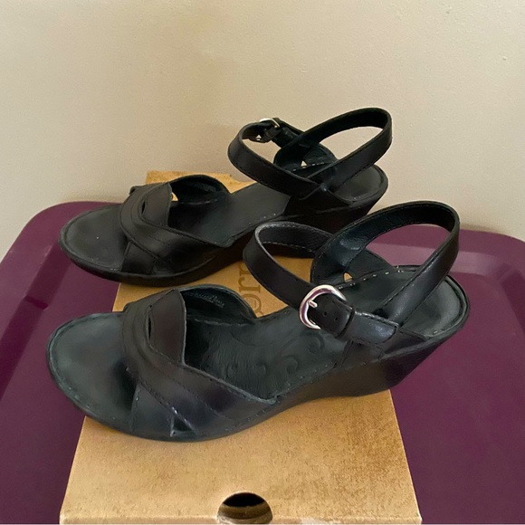 Born Black Leather Sandals Size 7 - Picture 3 of 8
